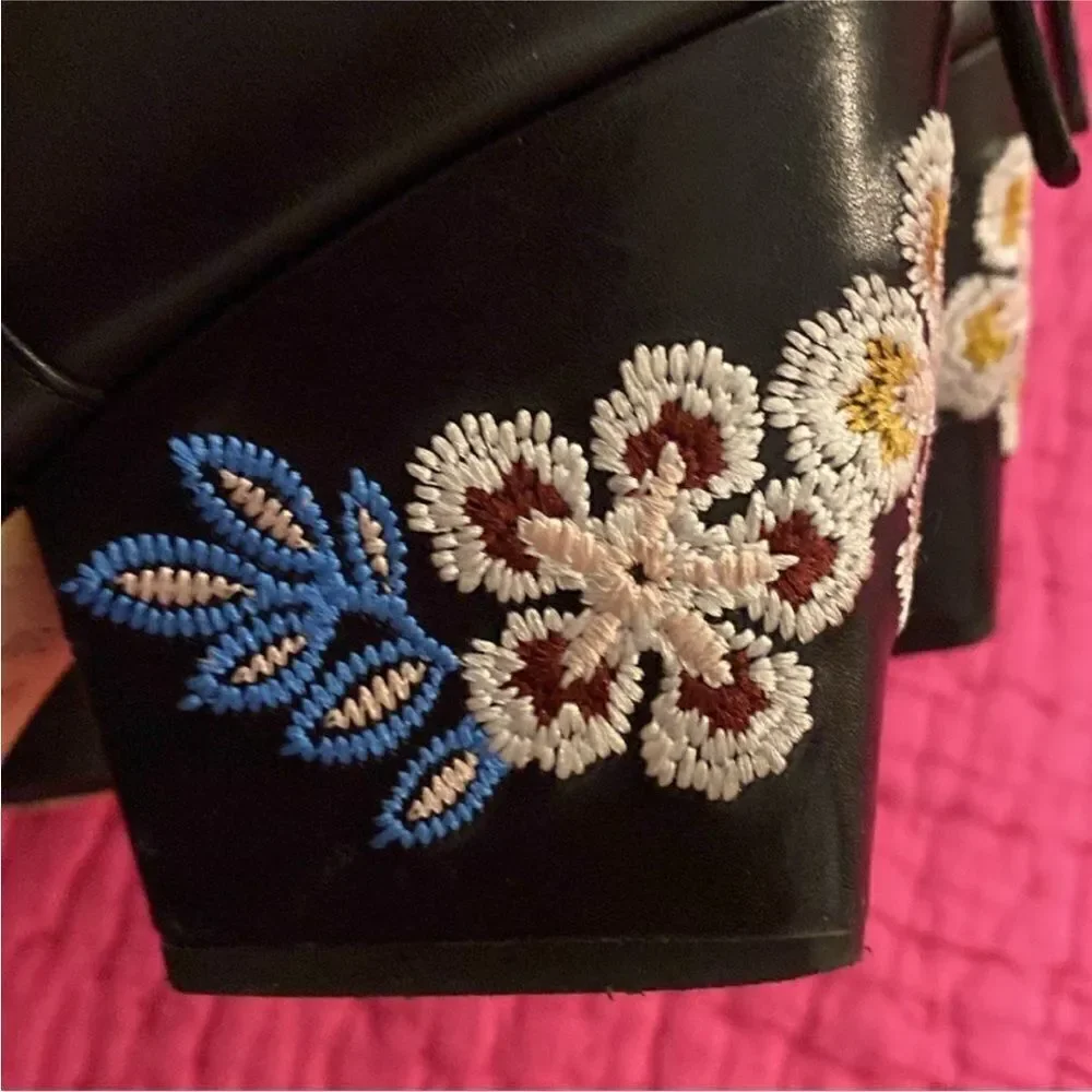 Tory Burch Embroidered heel Black Ankle Boots, US7,5